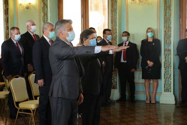 Juraron nuevos ministros y Giuzzio anunció que no habrá recaudación para la corona - ADN Digital