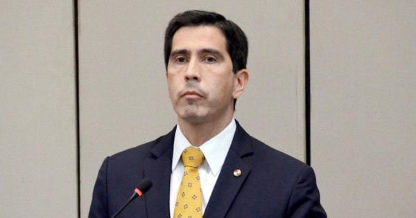 La Nación / Itaipú: comerciantes y legisladores en contra de la designación de Federico González