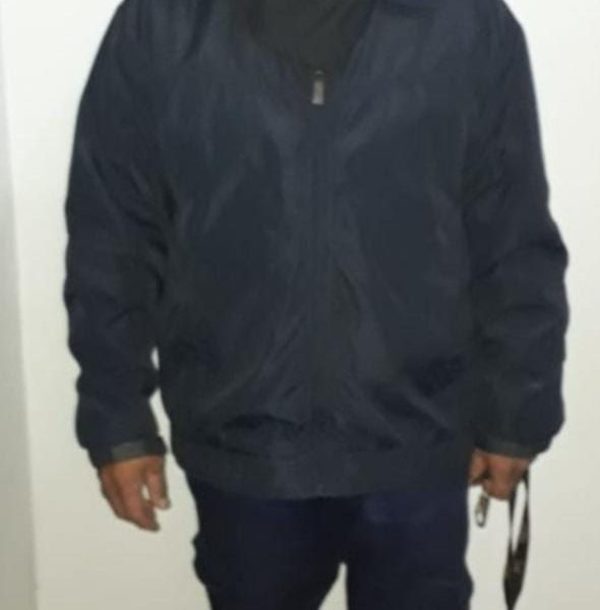 Guardia de seguridad balea a vendedor ambulante