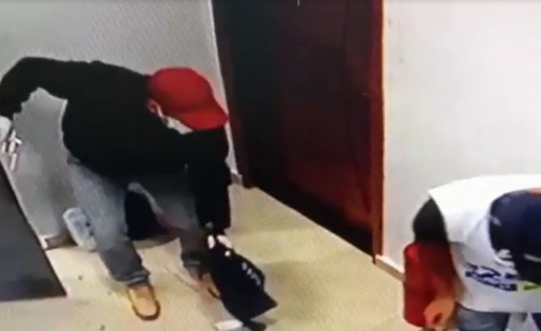 Estación de Servicio es asaltada por tres hombres armados