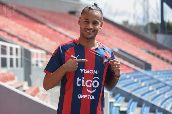 Cerro da la bienvenida oficial al Rayo