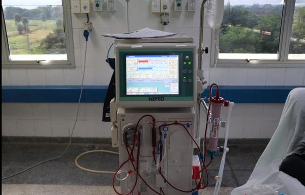 Dos nuevas máquinas para hemodiálisis en Hospital de Clínicas