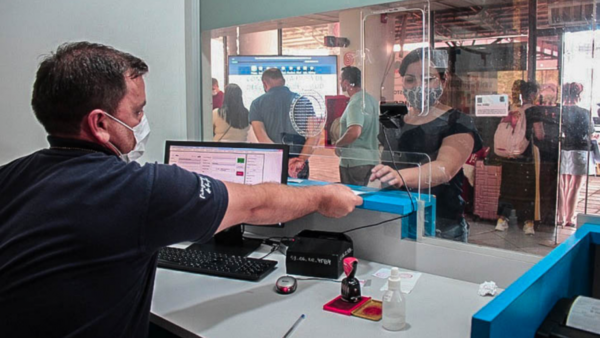 Tras la llegada al país, viajeros tendrán 24 horas para someterse al test