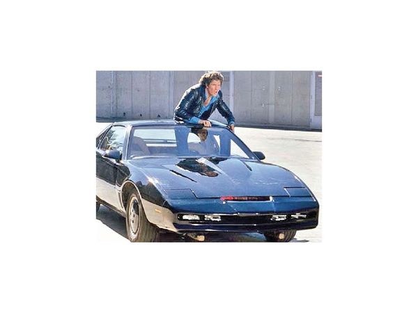David Hasselhoff vende su auto fantástico