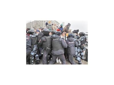 Las protestas dejan en Rusia al menos 3.500 detenidos