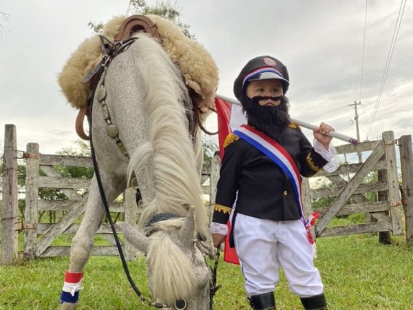 Pequeño se vistió del Mariscal López en su cumpleaños