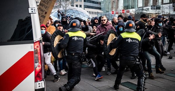 La Nación / El mundo cierra fronteras ante avance del covid-19