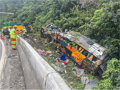 Al menos 19 personas mueren en accidente de autobús en Brasil