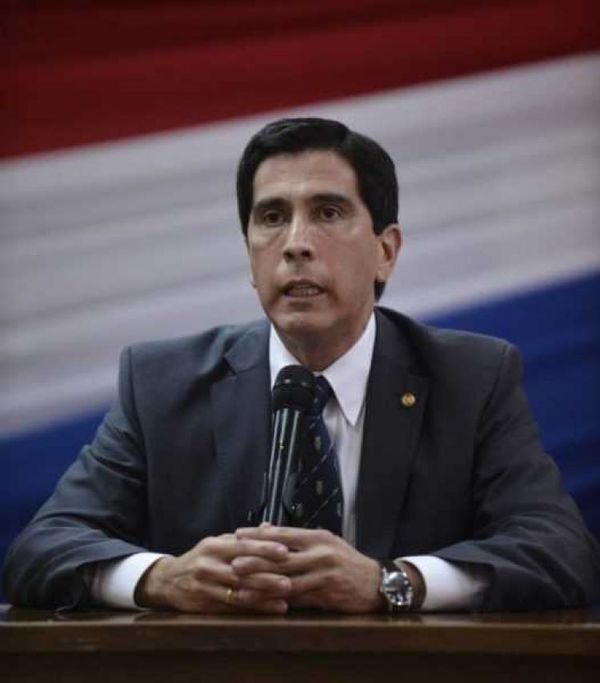 González reconoce que le pidió la renuncia a Ferreira por negarse a firmar el acta secreta