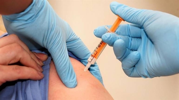 HOY / Advierten del riesgo de comprar vacunas “truchas” contra el coronavirus en internet