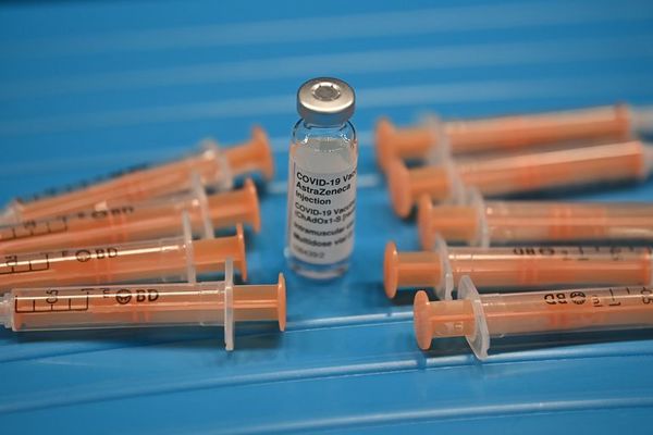 La vacuna, la única salida para “volver a abrazarnos” - Nacionales - ABC Color