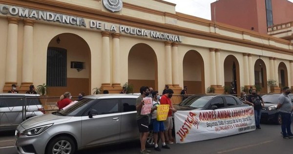 La Nación / Comisario promete pagar gastos de chofer de Uber baleado por policía