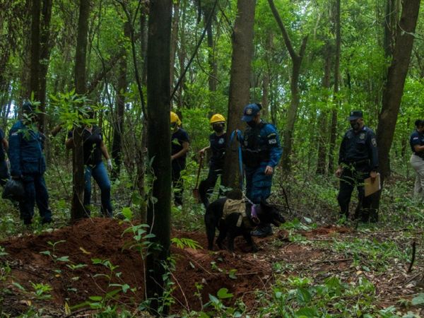 Caso Dahiana: "Su ropa con sangre es todo lo que nos quedó de mi hija"