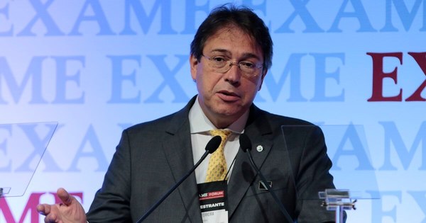 La Nación / Fuerte caída de las acciones de Eletrobras tras renuncia de su presidente