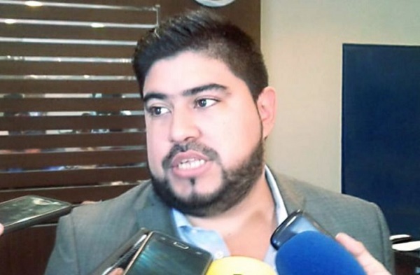 Monges borra tuits luego de hablar de Chiqui, Villa y Arza