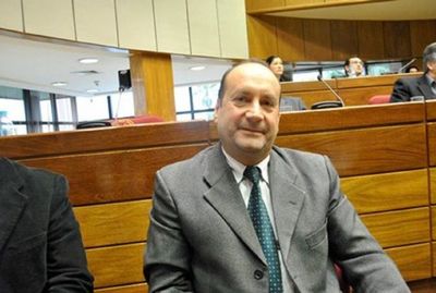 Titular del Congreso pedirá que todas las bancadas reciban a Federico González