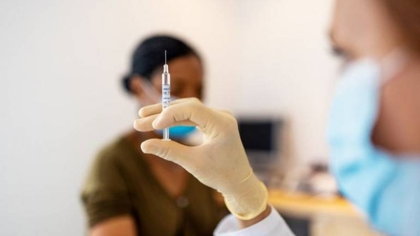 HOY / Vacuna contra el COVID-19: por qué si no evita la infección sigue siendo útil para frenar la pandemia