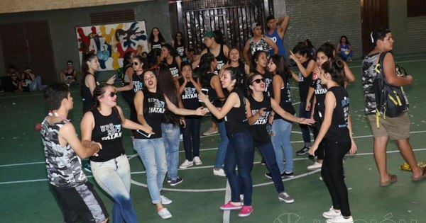 La Nación / UPD 2021: analizan suspender tradicional fiesta de estudiantes de último año