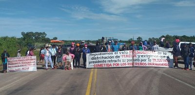 Nuevamente pobladores ribereños cierran ruta por veto a ley de distritación