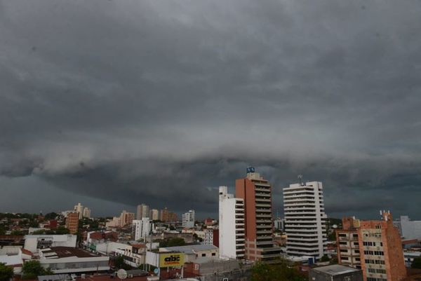 Ante la intensa lluvia, piden evitar puntos críticos en Asunción - Nacionales - ABC Color