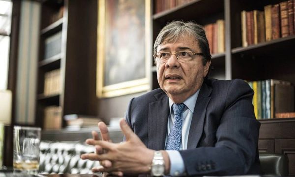 El ministro de Defensa colombiano muere por COVID-19