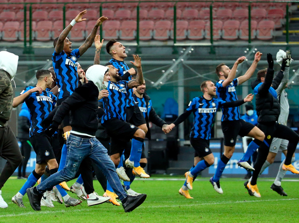 Inter, con un golazo agónico, saca al Milan de la Copa de Italia