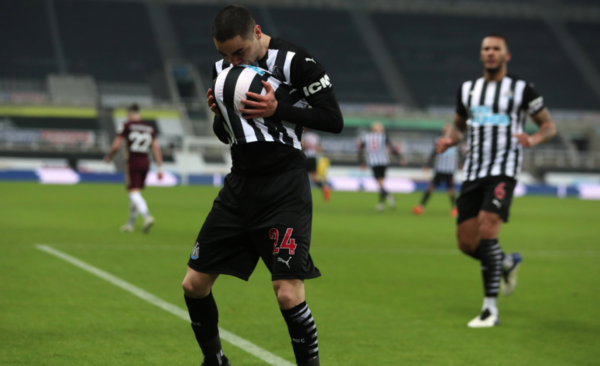 HOY / Almirón marca pero Newcastle cae por quinta vez consecutiva