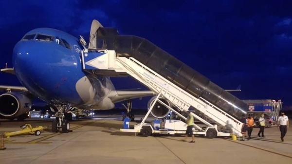 HOY / Parte avión de Argentina a Rusia a por tercer cargamento de vacunas Sputnik-V