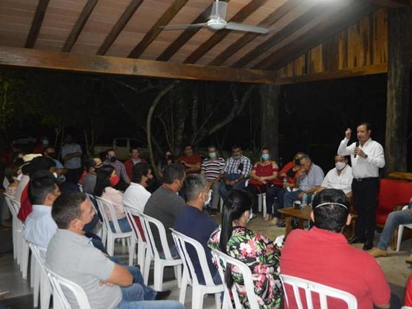 Cuevas se alió al vicepresidente y tendrá 15 candidatos en Paraguarí