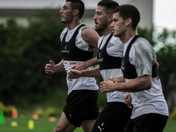 Apuntan a Barboza y Piris iría a préstamo