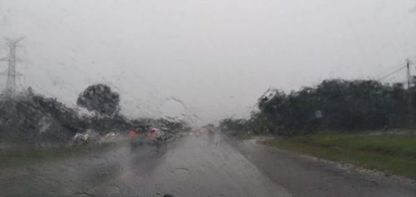 Lluvias y tormentas persistirán este miércoles, anuncia Meteorología