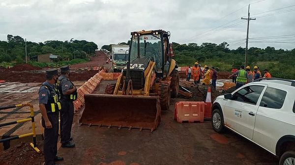 Tránsito clausurado por hundimiento en tramo de ruta PY02 - Nacionales - ABC Color