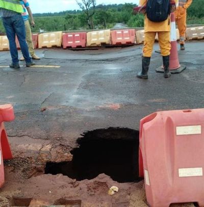 Clausuran tramo de la ruta PY02 por hundimiento de calzada