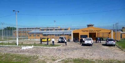 Requisan celulares en Penitenciarías de Emboscada y Villarrica