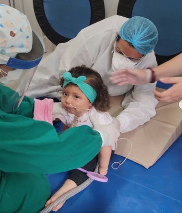 Inició aplicación de Zolgensma a Bianca en el Hospital Pediátrico Niños de Acosta Ñu