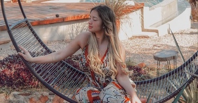 Pam Ruíz Díaz muestra su felicidad en las playas de México