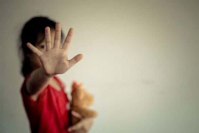 Niña de 11 fue abusada por anciano y pidió auxilio a través del sistema Fono Ayuda 147