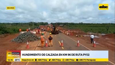 Hundimiento de calzada en el km 96 de la ruta PY02 - ABC Noticias - ABC Color