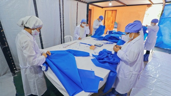 Confeccionistas lanzan documental sobre acuerdo para provisión de batas hospitalarias
