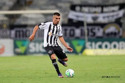 Junior Alonso lideró el gran triunfo de Mineiro sobre Santos