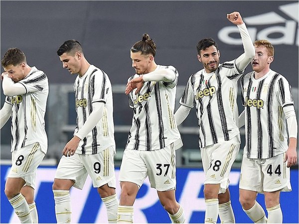 Juventus golea y avanza a semis