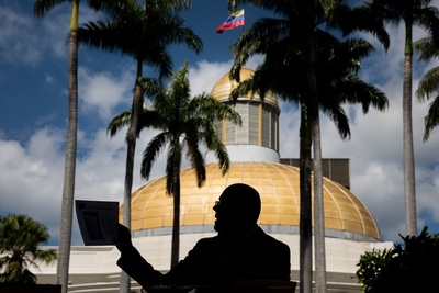 Parlamento venezolano conforma comisión de diálogo permanente con la patronal - MarketData