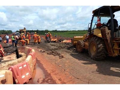 Lluvia causa hundimiento en tramo de la ruta PY02 en zona de obras