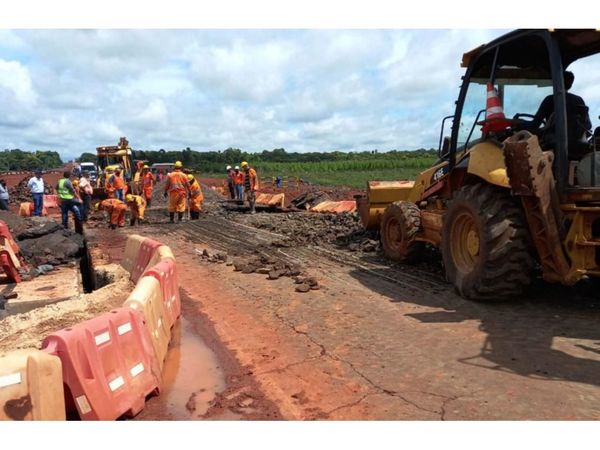 Lluvia causa hundimiento en tramo de la ruta PY02 en zona de obras