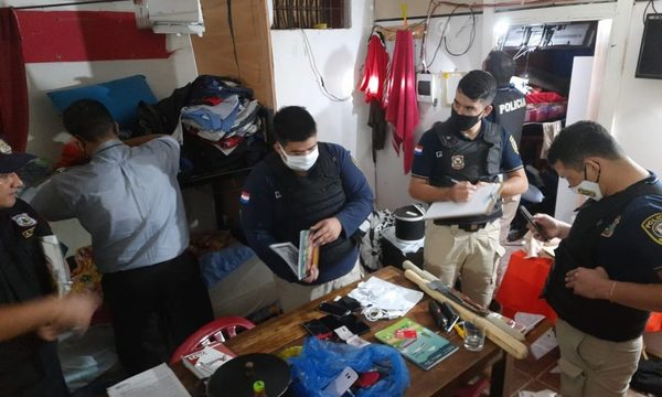 Requisan celulares en Penitenciarías de Emboscada y Villarrica