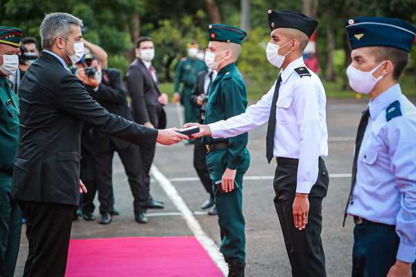 Presidente Abdo Benítez asistió al egreso del Cimefor | .::Agencia IP::.