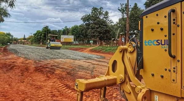 Caazapá: Construcción de asfalto tramo 3 de Mayo-Yuty en marcha - Noticiero Paraguay