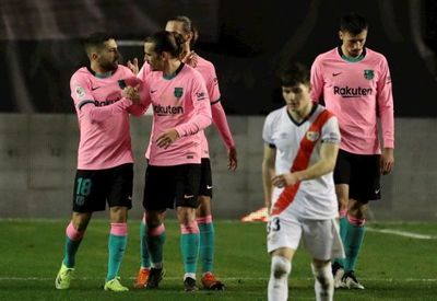 Barcelona sufre para acceder a cuartos