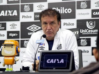 Cuca, experiencia en un Santos repleto de jóvenes