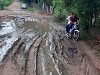 En Atyrá y Caacupé reclaman por ruta en pésimo estado
